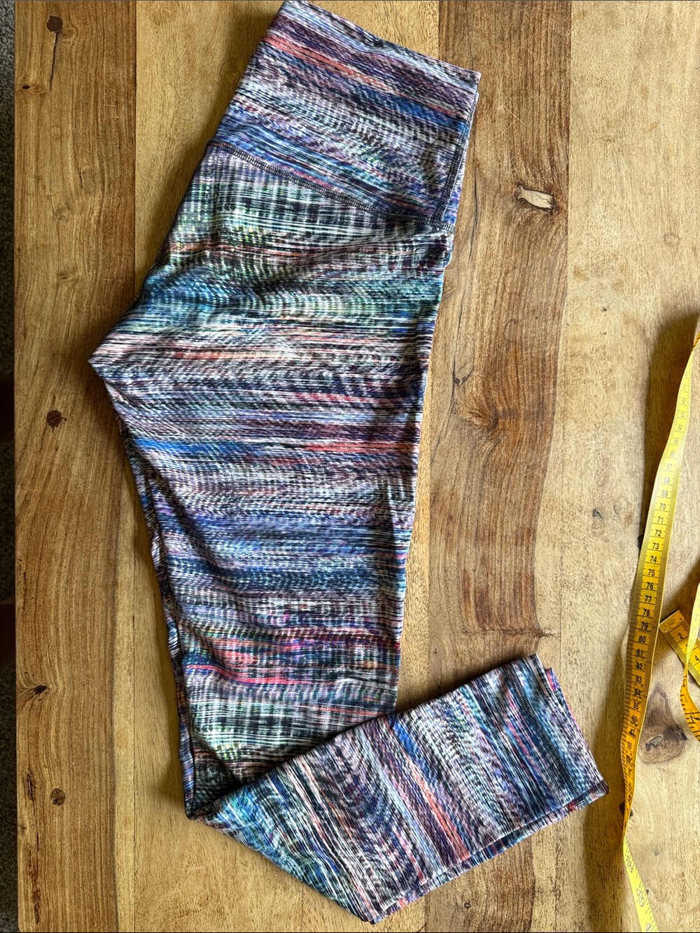 lululemon wonder under size 8 Multicolor Striated Performance Leggings